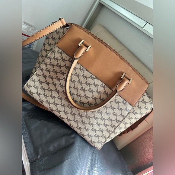 Michael Kors Signature Saffiano Leather Tan and Cream Satchel - Picture 4 of 9